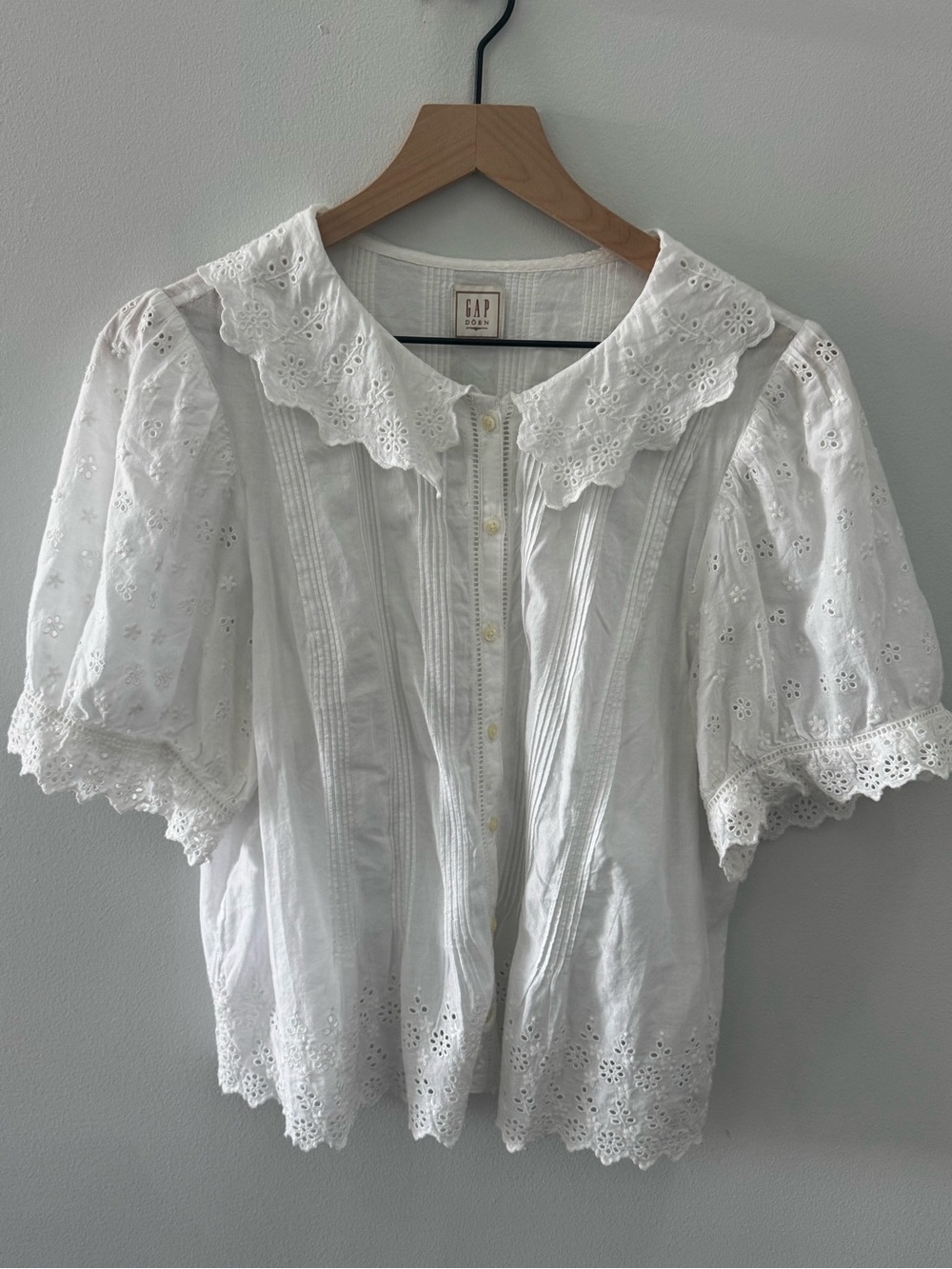 GAP x Doen - White Eyelet Cotton Blouse with Scalloped Collar - large